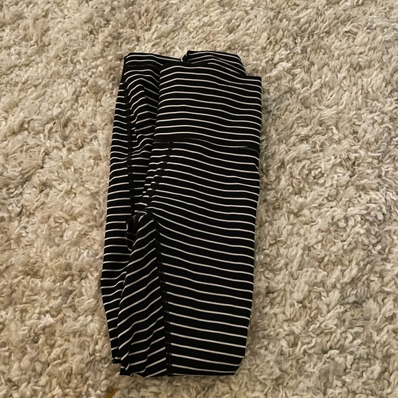 Lululemon Wunder Under High-Rise Tight Luxtreme 28” - Picture 2 of 4